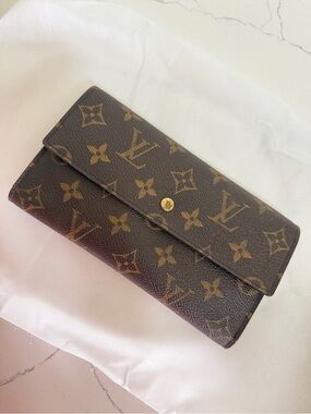 Louis Vuitton Sarah Wallet